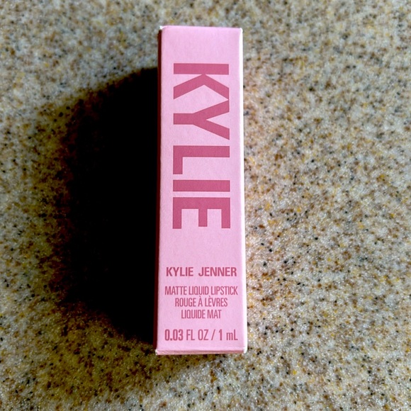 KYLIE Pale Pink Cosmetic Case and Deluxe Sample Lipgloss NEW - Picture 4 of 5